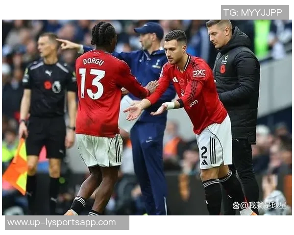 多尔古谈曼联团队精神提升对首年表现表示满意