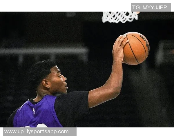 南湾湖人战胜圣克鲁兹勇士布朗尼贡献全能表现阿杜稳定发挥助队取胜